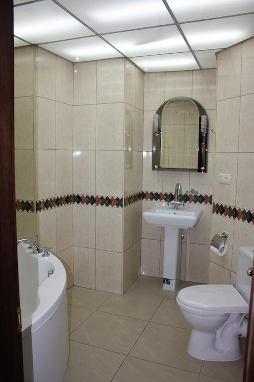 Bansay Hotel Dnipro Phòng bức ảnh