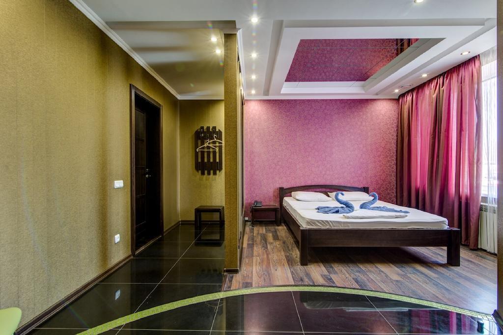 Bansay Hotel Dnipro Ngoại thất bức ảnh